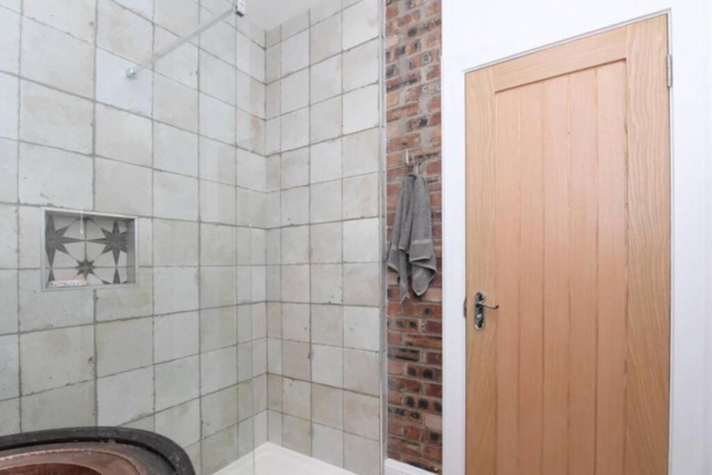Cosy Quirky Alwaha-Arabic For Oasis Apartamento Johnstone Exterior foto