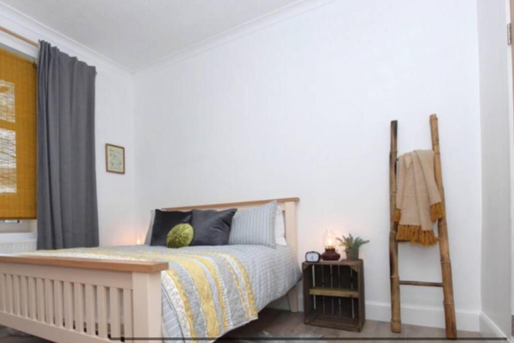 Cosy Quirky Alwaha-Arabic For Oasis Apartamento Johnstone Exterior foto