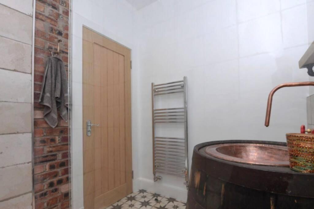 Cosy Quirky Alwaha-Arabic For Oasis Apartamento Johnstone Exterior foto
