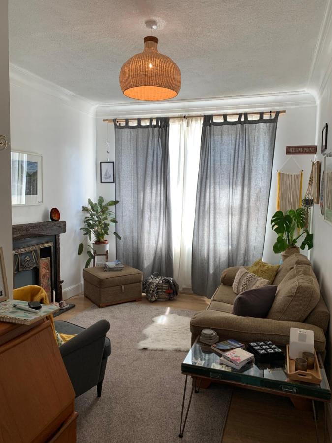 Cosy Quirky Alwaha-Arabic For Oasis Apartamento Johnstone Exterior foto